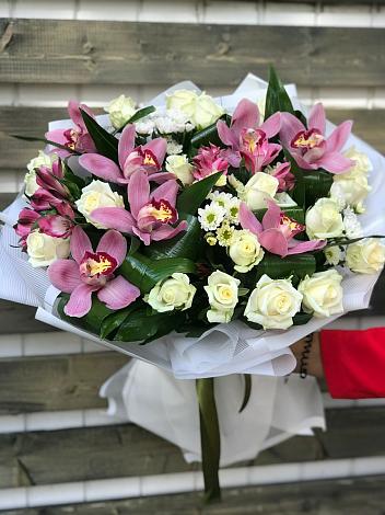 Букет цветов из: Розы и Хризантемы в Ильиновской